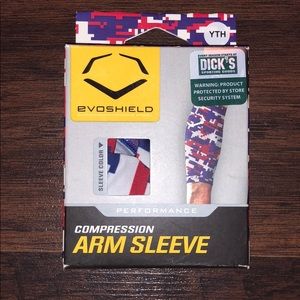 Sports compression arm sleeve